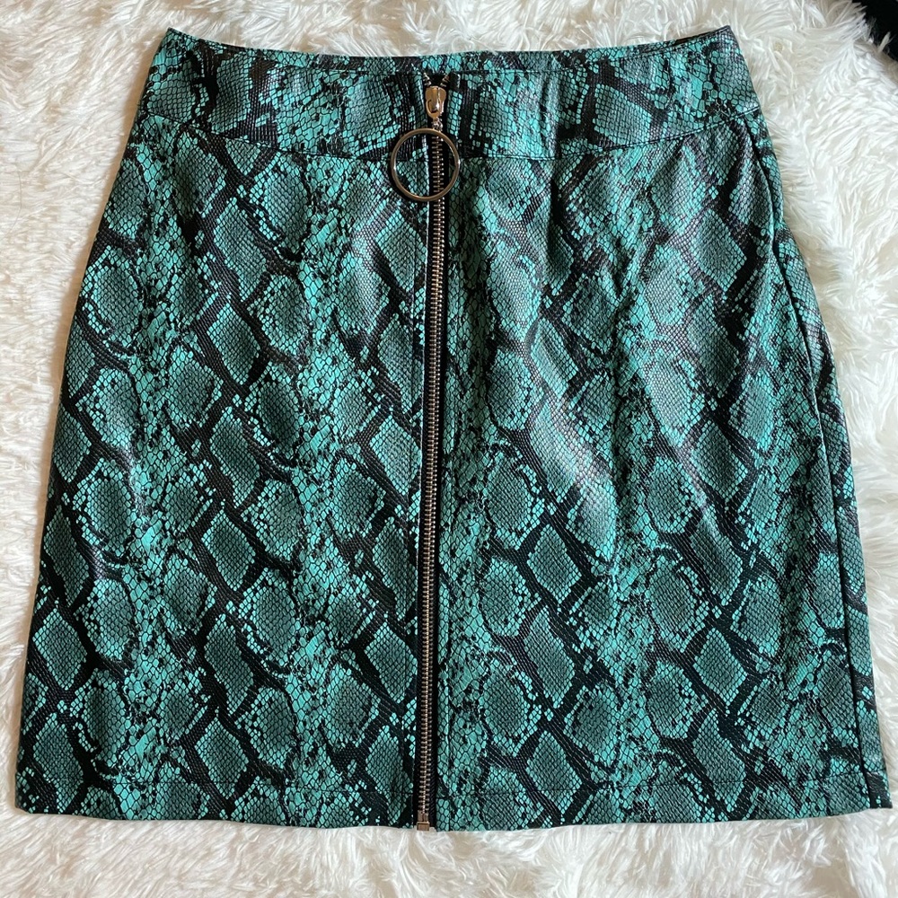 Accidentlly cut the tag! 100% new